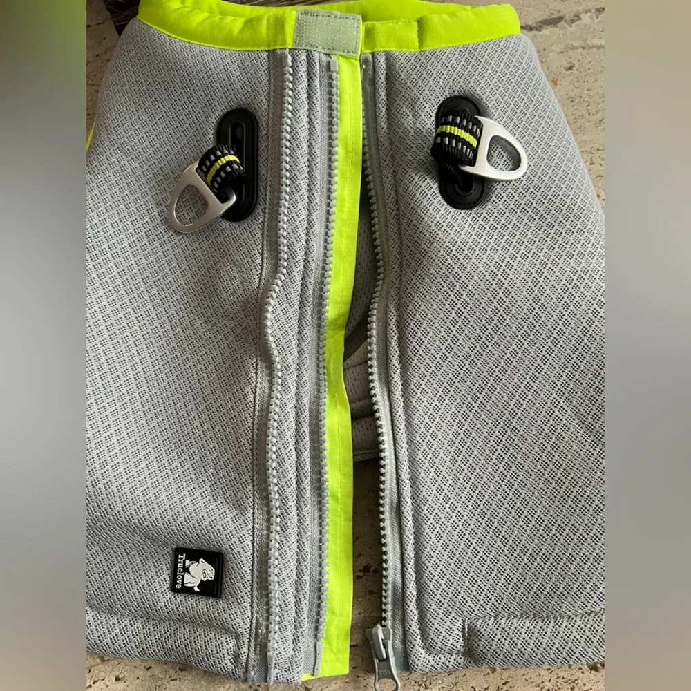 True Love Cooling Vest for Dogs, size M, NWOT